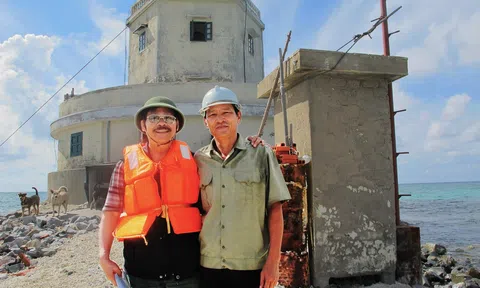 Những ngọn "bạch lạp" Trường Sa