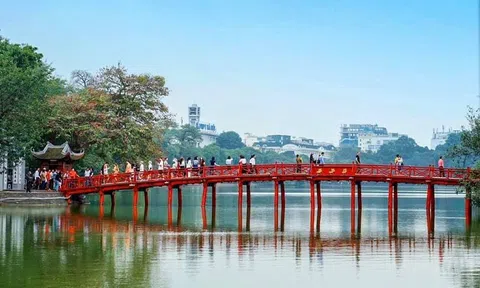 Thím tôi Phạm Ngân Hà