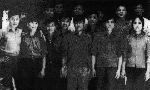 Ban Tuyên Huấn Khu V Anh hùng: Ngành Giáo dục Khu V trong kháng chiến