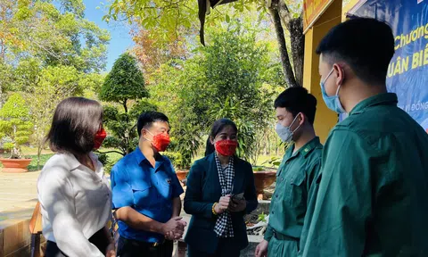 Mang hương vị Tết đến với người yếu thế và tuyến đầu chặn dịch