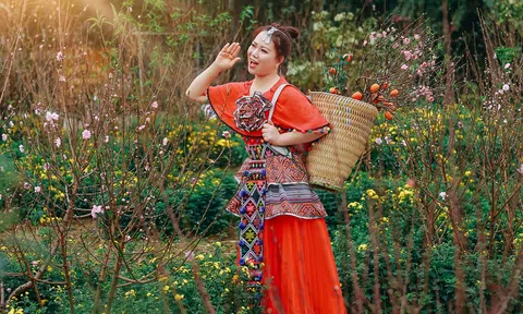 Cô giáo - Ca sĩ Thùy Dương bên sắc hoa mùa xuân