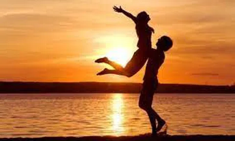 Ngày lễ Tình nhân (Valentine's Day) 14-2: Tình yêu là thơ ca của cuộc đời
