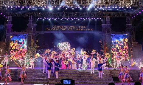 Chung quanh sự lựa chọn chủ đề cho đêm thơ nguyên tiêu 2022