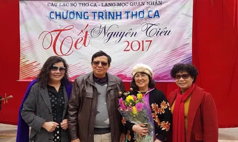 Đọc thơ ở làng Quan Nhân