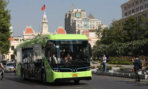 VinBus khai trương tuyến buýt điện đầu tiên kết nối mạng lưới vận tải công cộng TP.HCM