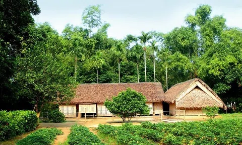 Đằng sau tôi là quê mẹ