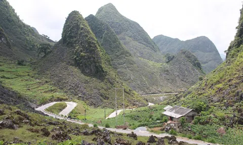 Hà Giang: Hạn chế phương tiện trên một số tuyến đường phục vụ Lễ hội Chợ Phong lưu Khâu Vai