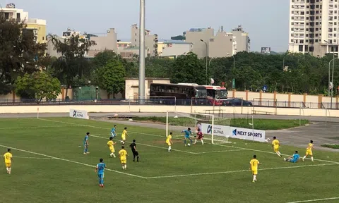 CLB bóng đá Hải Nam Vĩnh Yên Vĩnh Phúc thắng sát nút 1-0 FC Hoà Bình