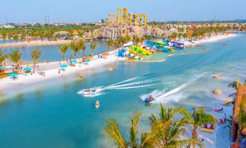 Tận hưởng kỳ nghỉ lễ đẹp như mơ tại "thiên đường" Tổ hợp Biển tạo sóng nhân tạo lớn nhất thế giới
