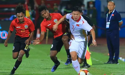 Hai cú đánh đầu giành ngôi đầu bảng