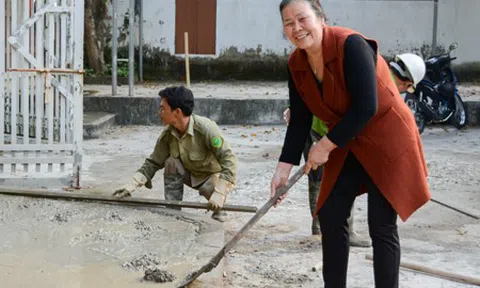 Dì Tư tất bật vì những cảnh đời khốn khó