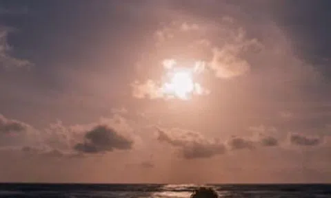 Gió lạnh trái mùa