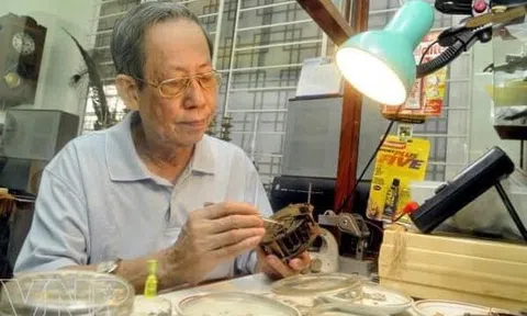 Người lính đặc công đánh giặc bằng... Đồng hồ (Tiếp theo và hết)