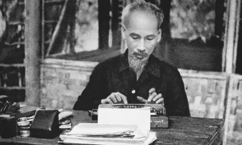 Hồ Chí Minh – Người sáng lập nền báo chí cách mạng Việt Nam