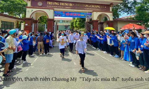 Đoàn viên, thanh niên huyện Chương Mỹ “tiếp sức mùa thi” tuyển sinh vào 10