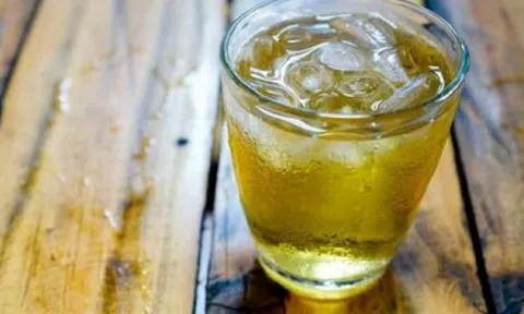 Cốc trà đá 5 nghìn đồng tại Bệnh viện Nhi Trung ương
