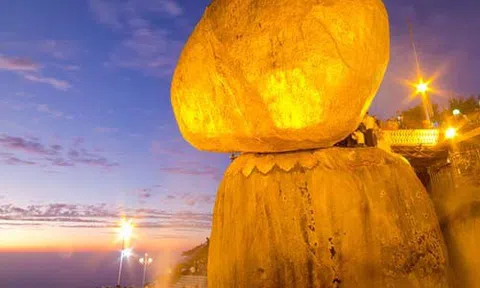 Ngôi chùa trên tảng đá vàng