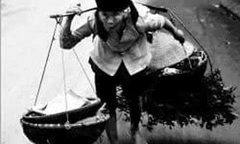 Người đàn bà cô đơn