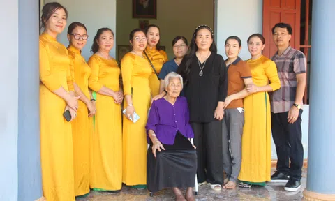 Sâu nặng nghĩa tình của nữ doanh nhân