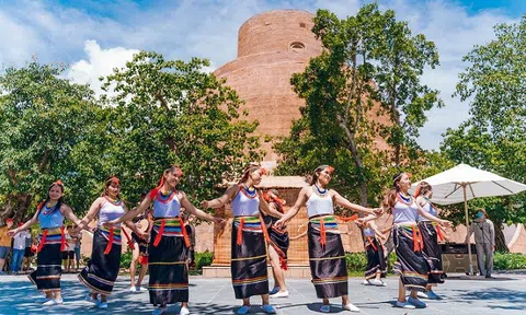 Lễ hội cồng chiêng nức lòng du khách tại VinWonders Nam Hội An