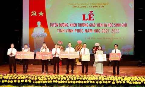 Vĩnh Phúc: Hơn 1 tỷ đồng được trao cho thầy trò có thành tích xuất sắc