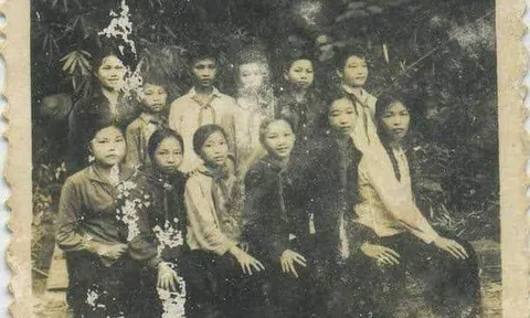 Tấm ảnh xưa kể chuyện