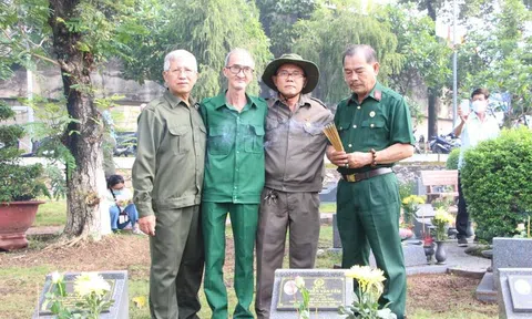 Nén hương thắp bạn