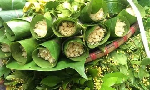 Nhớ đĩa hoa cúng rằm của bà