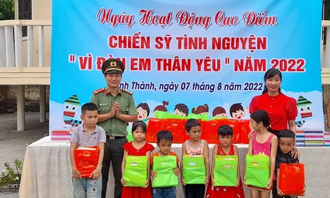 Thừa Thiên - Huế: Ngày chiến sĩ tình nguyện vì đàn em thân yêu