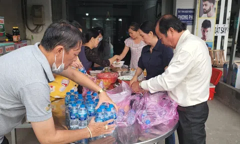 Công ty TNHH gỗ Phong Phú hoạt động từ thiện dịp rằm tháng 7