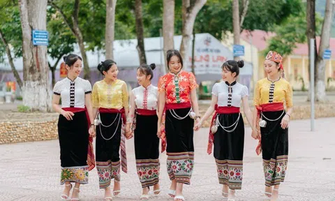 Trang phục của phụ nữ Thái Quỳ Châu