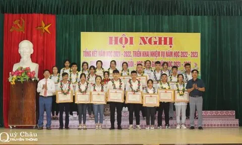 UBND huyện Quỳ Châu (Nghệ An) Tổ chức hội nghị Tổng kết năm học 2021 – 2022