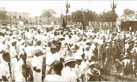 Bộ ảnh quý về ngày Độc lập 2.9.1945 'lưu lạc' hơn nửa thế kỷ