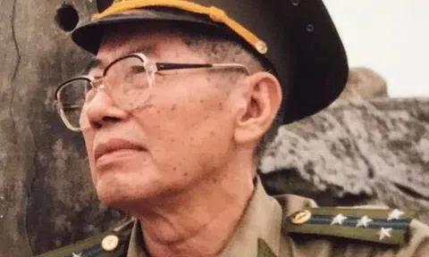 Kim Sơn - Điệp viên lãng tử