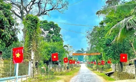 Quỳ Châu rợp màu cờ đỏ đón ngày Quốc khánh 2/9