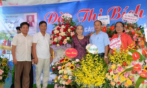 Bắc Giang: Ra mắt và bình tập thơ “ Thương nhớ ru nhau” của tác giả Đào Thị Bích Việt