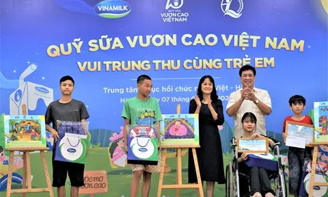 Thêm một mùa Trung Thu ấm áp trong hành trình 15 năm của Quỹ sữa Vươn cao Việt Nam