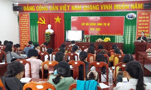 Kiên Giang: Huyện Hòn Đất mở lớp bồi dưỡng chính trị hè 2022 cho đội ngũ nhà giáo