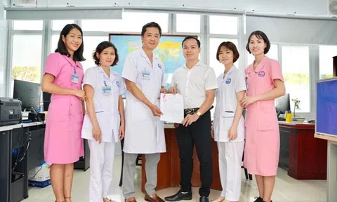 Vĩnh Phúc: Gương sáng nữ điều dưỡng BVĐK tỉnh trả lại chiếc nhẫn 5 chỉ vàng 9999 cho người nhà bệnh nhân bị rơi mất