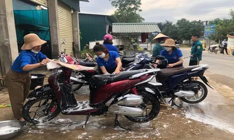 Chi đoàn Mầm non Châu Tiến (Quỳ Châu, Nghệ An): Rửa xe gây quỹ giúp đỡ trẻ có hoàn cảnh khó khăn