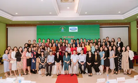 Vinamilk và CLB Điều dưỡng trưởng Việt Nam tiếp tục triển khai lớp tập huấn chăm sóc sức khỏe trẻ em và người cao tuổi