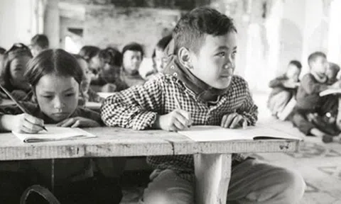 Cô giáo dạy vỡ lòng