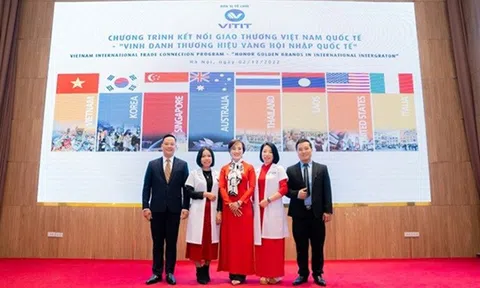Doanh nhân Trần Thị Thu Hà vinh dự nhận giải thưởng “Top 10 thương hiệu vàng hội nhập quốc tế”