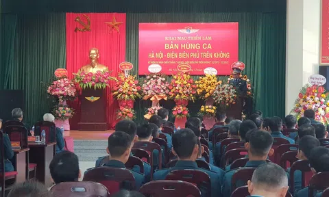 Bản hùng ca Hà Nội - Điện Biên Phủ trên không