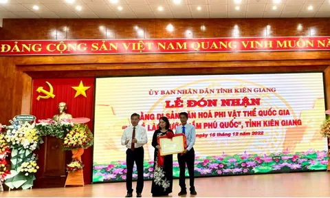Kiên Giang: “Nghề làm nước mắm Phú Quốc” đón nhận Bằng di sản văn hóa phi vật thể quốc gia