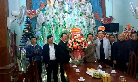 Quảng Bình: Chăm lo, động viên đồng bào Công giáo trong dịp lễ Giáng sinh năm 2022