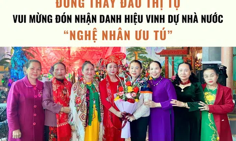 Đồng thầy Đào Thị Tự, vui mừng đón nhận danh hiệu vinh dự nhà nước “Nghệ nhân ưu tú”