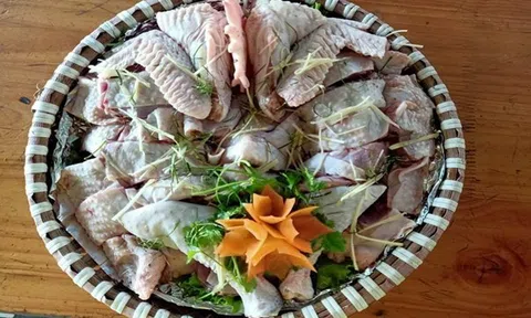 “Làng Việt” Diễn Châu: Đẩy mạnh xây dựng ATTP trong kinh doanh nhà hàng
