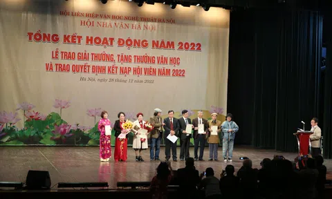 Tặng thưởng Thành tựu văn học trọn đời cho cố nhà văn Nguyễn Huy Thiệp