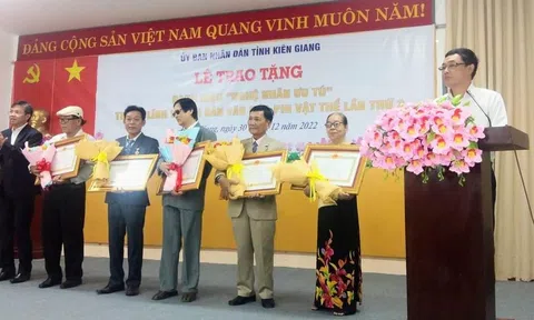 Kiên Giang: Trao tặng và truy tặng danh hiệu cao quý Nghệ nhân ưu tú